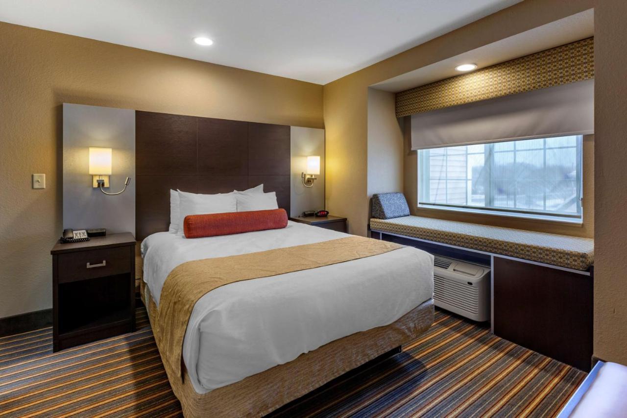 Best Western Plus Woodstock Inn & Suites Exterior foto